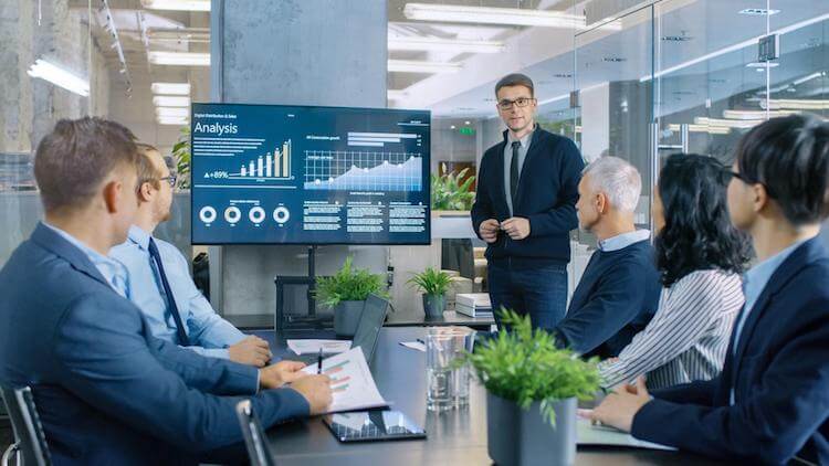 Master the art of networking at leading BFSI conferences