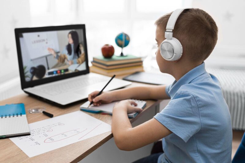 How Online IB Math Tutors Help Build Conceptual Understanding 
